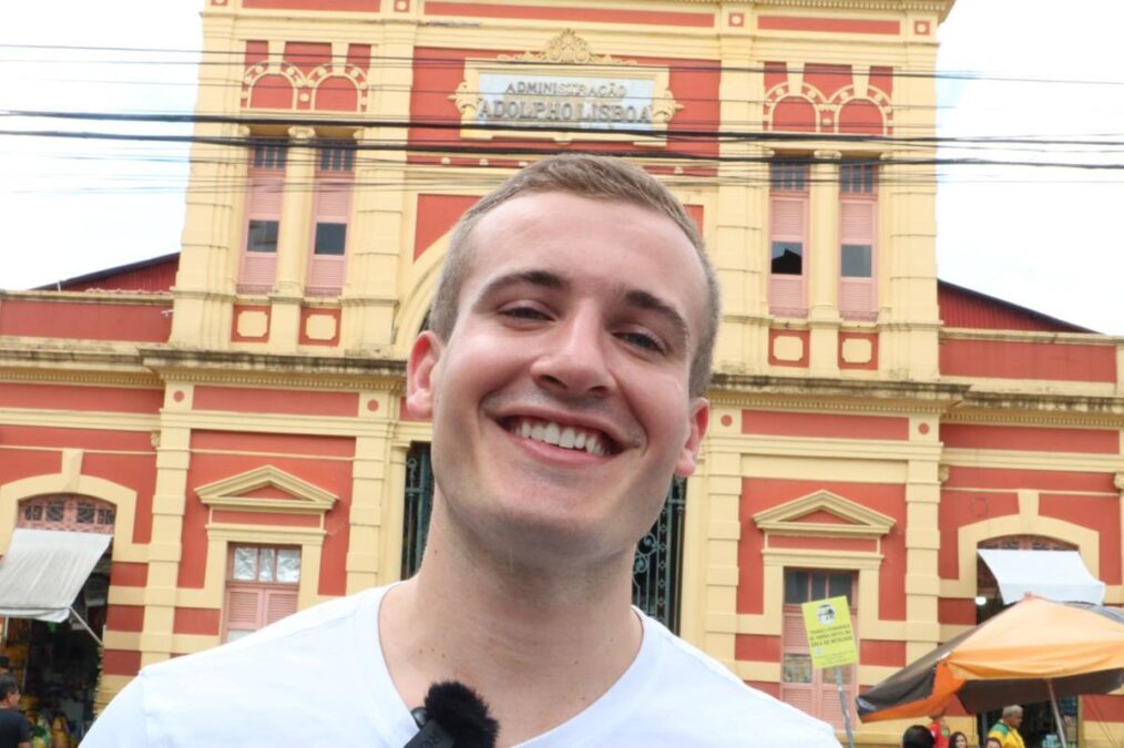 Australiano faz mochilão pelo Brasil, se encanta por Manaus e não quer mais ir embora