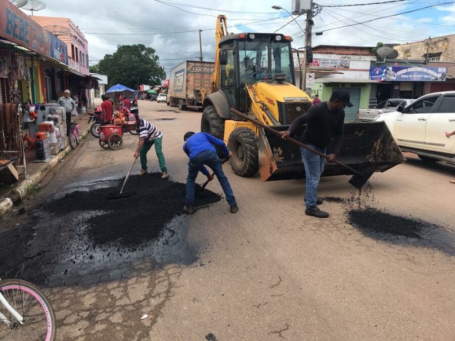 Município de Sena realiza “Operação Tapa Buraco” após receber massa asfáltica de empresa privada por cessão