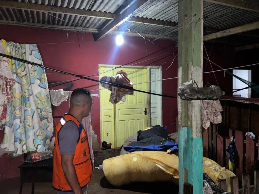 Defesa Civil segue em atendimento a bairros atingidos por enxurrada em Rio Branco; cerca de 500 casas foram afetadas