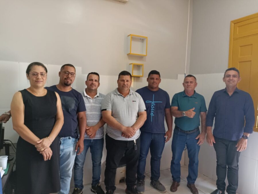 Mesa Diretora se reúne com Presidente do ramal do Adolar e manifesta apoio ao projeto que torna a referida comunidade rural em bairro de Sena Madureira