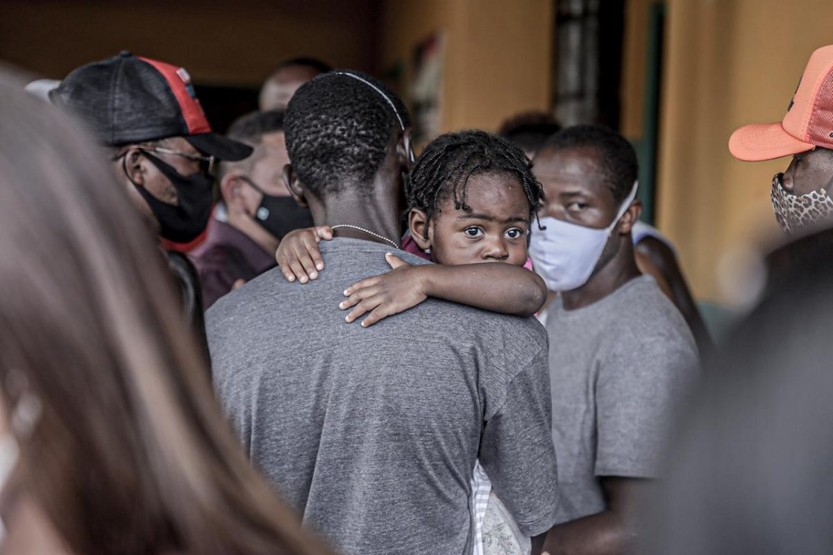 Governo discute criação de fluxos de atendimento para migrantes e refugiados com entidades