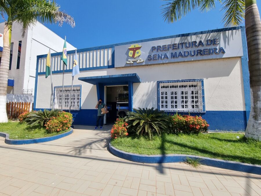 Sena Madureira enfrenta ausência simultânea do prefeito, vice e presidente da câmara, gerando incerteza política na cidade