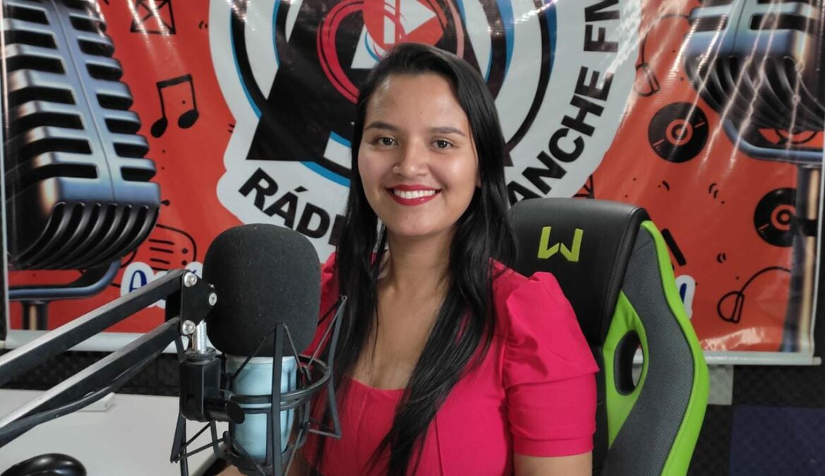 De secretária à Radialista: Conheça a história de Patrícia Costa, radialista que vem se destacando em Sena Madureira