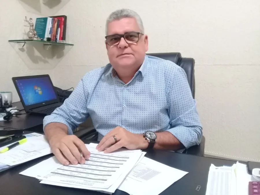Secretário de Finanças de Sena teria sofrido AVC dentro do avião e é levado às pressas ao hospital, diz site
