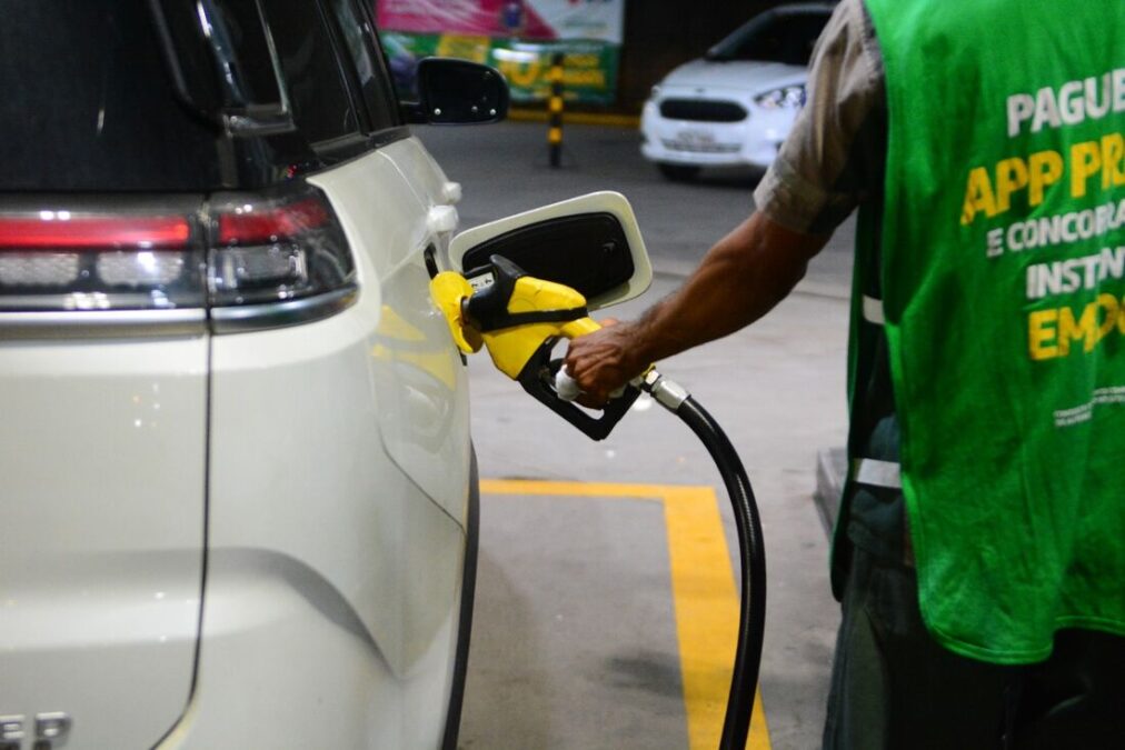 Petrobras anuncia redução de 21,3% no gás de cozinha, 12,6% na gasolina e 12,8% no diesel
