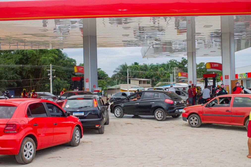 Auto Posto Roselão inova e oferece Caldo de Feijão para aquecer motoristas durante o frio em Sena Madureira