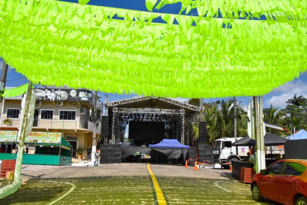 Brasiléia finaliza preparativos para o Carnavale; festa inicia nesta sexta