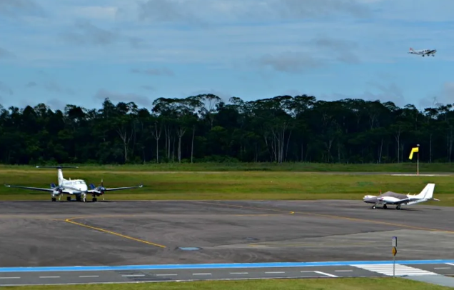 Pista do aeroporto de Cruzeiro do Sul vai fechar por oito horas diárias para obras de recuperação — Foto: Adelcimar Carvalho/G1/Arquivo pessoal