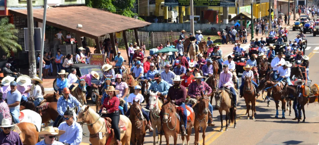 Cavalgada abre a Expoacre, maior feira agropecuária do Acre — Foto: Mardilson Gomes/Secom