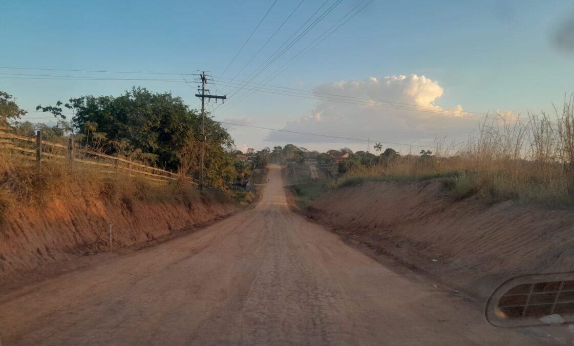 Cadê o asfalto, Mazinho? Moradores do Pólo Elias Moreira reivindicam conclusão de obra