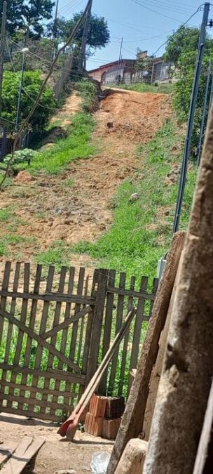 Moradores do bairro Cristo Libertador denunciam abandono de área próxima à escola Hermínio de Melo