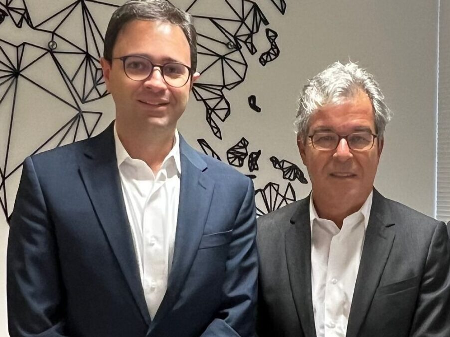 Em reunião com presidente da Gol, Jorge Viana faz apelo para ampliar ofertas de voos para o Acre