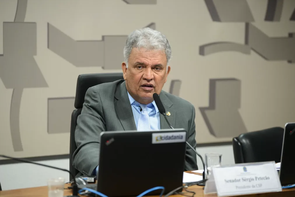 Senador Petecão propõe medidas para combater monopólios em empresas de passagens aéreas