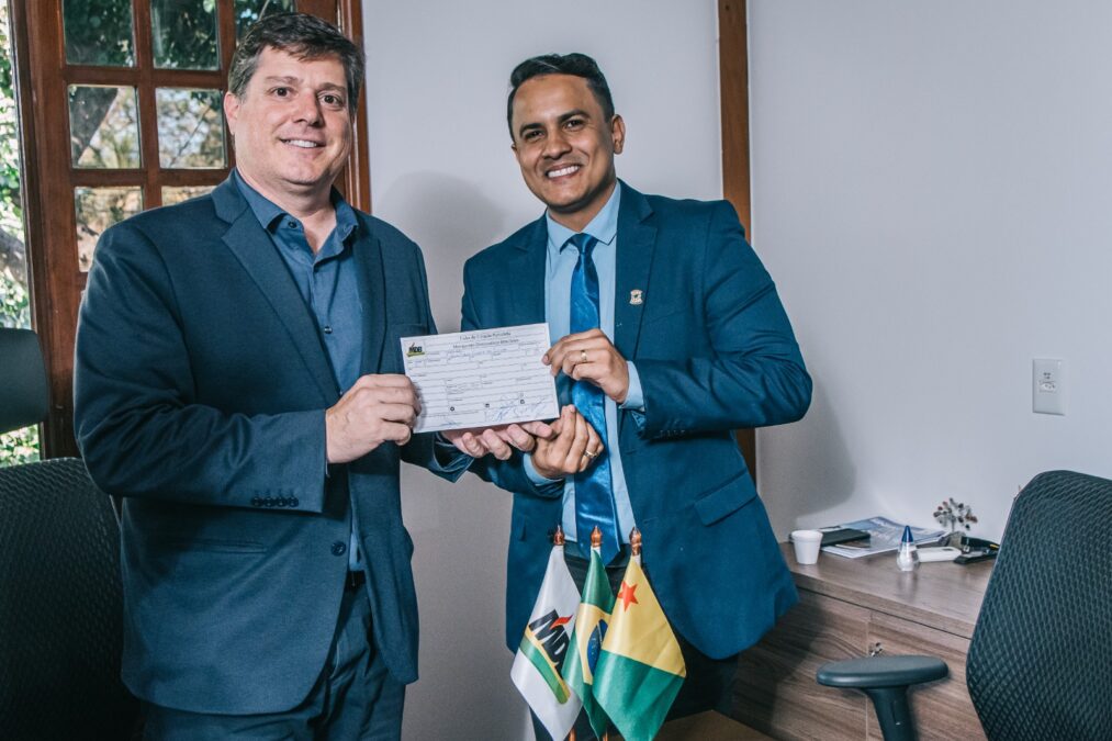 Pré-candidato a prefeito de Sena Madureira, Elvis Dany se filia ao MDB