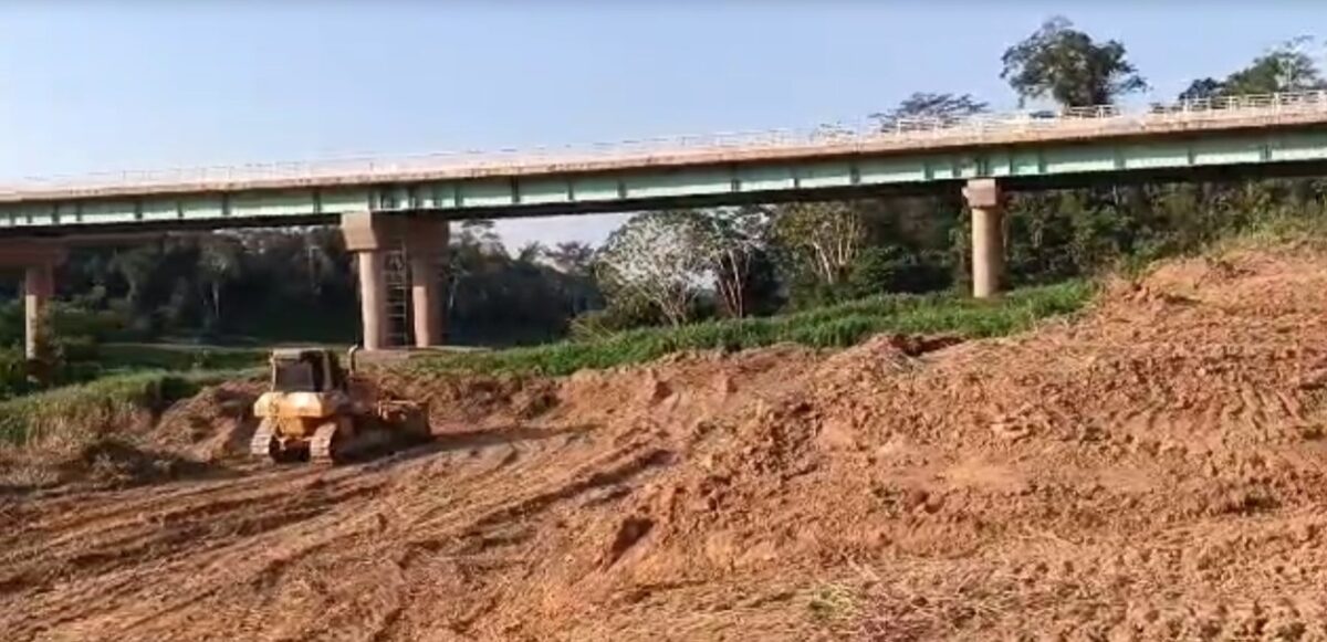 Problemas geológicos na Ponte sobre o Rio Caeté afetam o tráfego na BR-364 em direção a Manoel Urbano, informa o DNIT