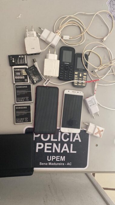 Policiais Penais frustam tentativa de introdução de celulares e componentes no Presídio de Sena Madureira