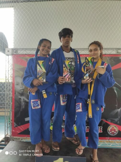 Alunos dos projetos sociais da Polícia Militar do Acre conquistam troféus durante competição de jiu-jitsu em Rio Branco
