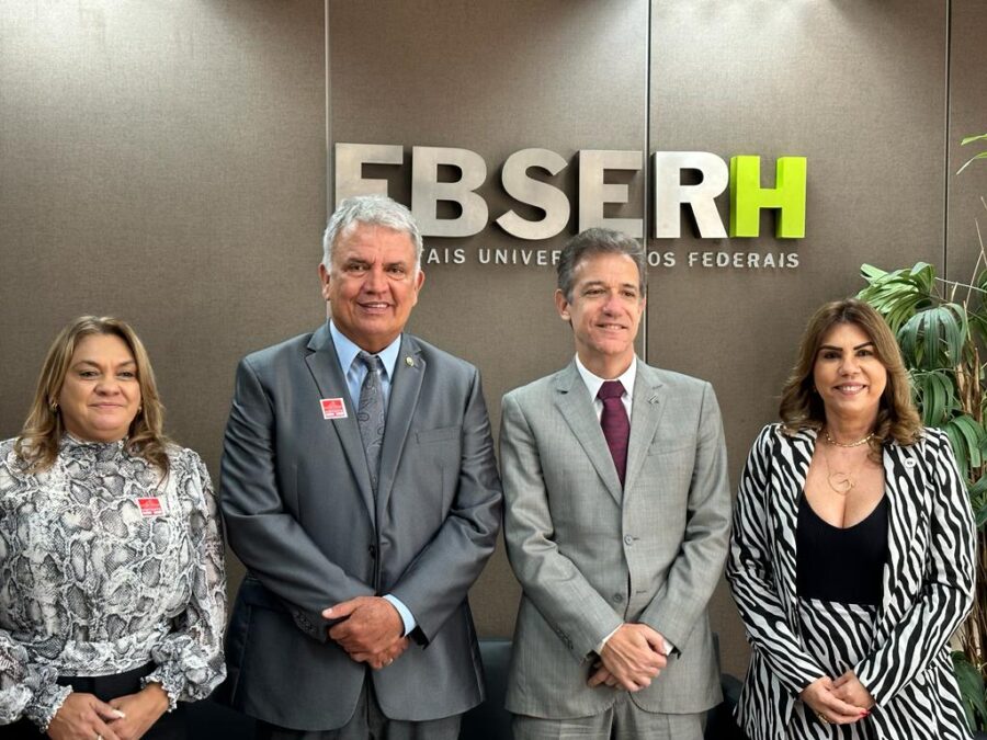 Petecão e reitora Guida Aquino discutem, em Brasília, projeto de elaboração do Hospital Universitário do Acre