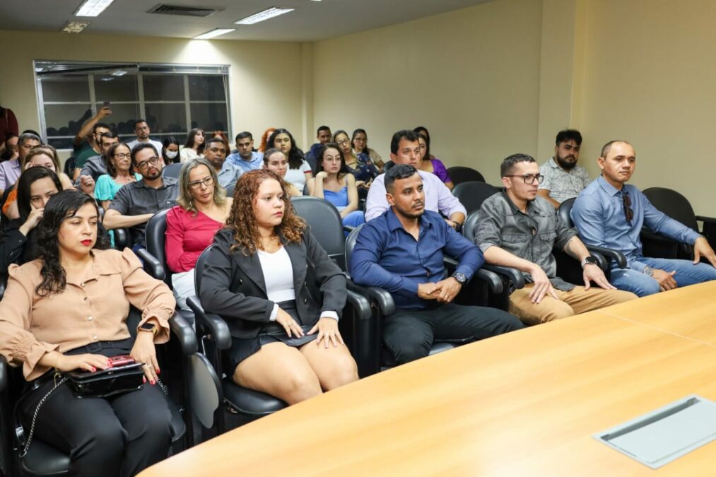 Governo do Acre empossa 34 novos servidores da Sesacre