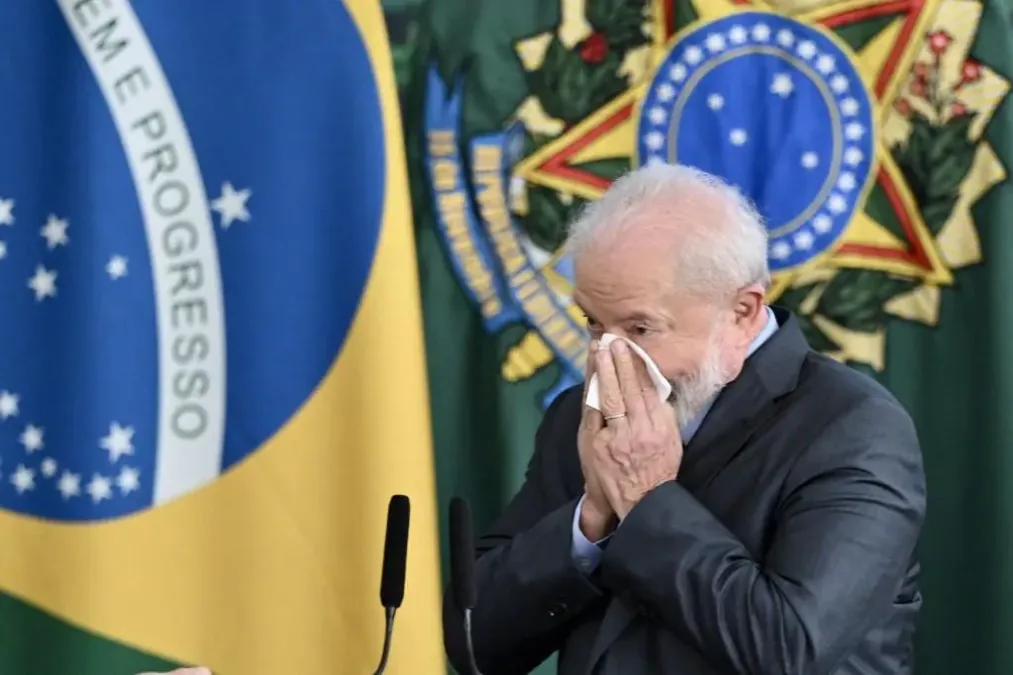 Presidente Lula passa por cirurgia no quadril nesta sexta-feira