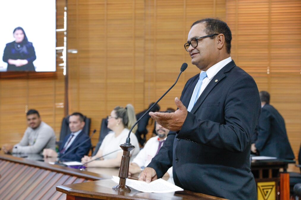 Deputado Tanízio Sá homenageia motoboys em sessão na assembleia legislativa