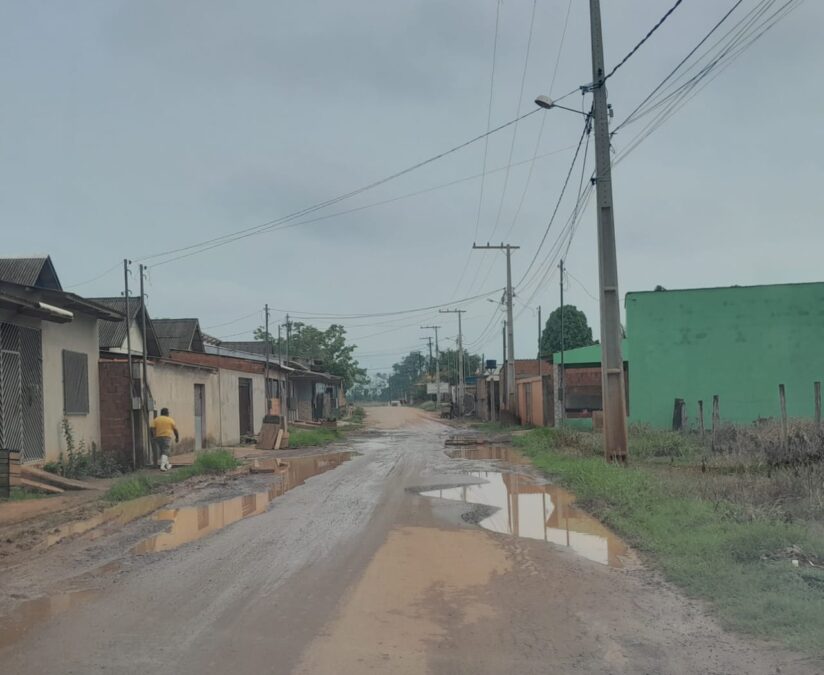 Buraqueira toma conta de trecho da estrada xiburema e população cobra o prefeito Mazinho