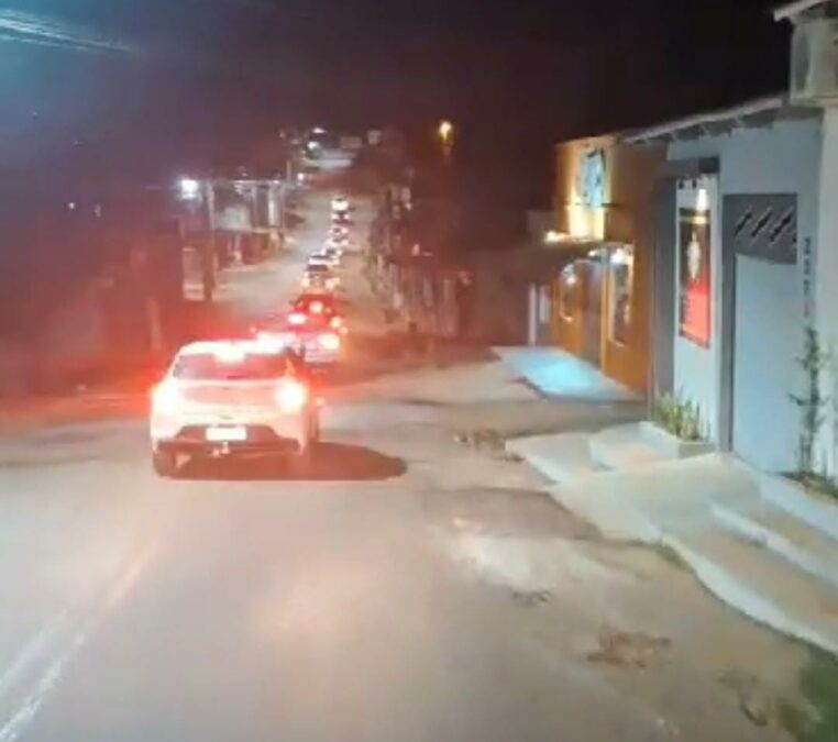 Motoristas de aplicativo em Sena Madureira se unem em gesto de solidariedade ao receber corpo do filho de colega de trabalho