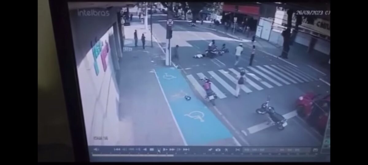 Grave acidente no centro de Rio Branco: Mãe e bebê de 4 meses atropelados