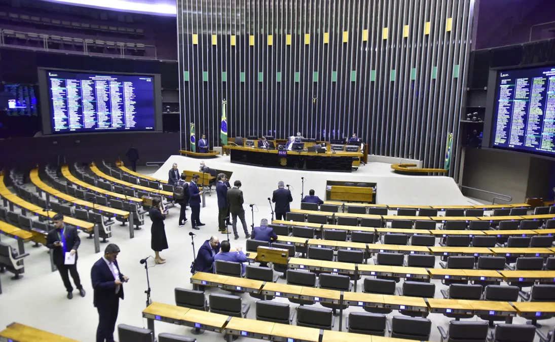 Deputados do Acre na votação da minirreforma eleitoral: veja como cada um votou