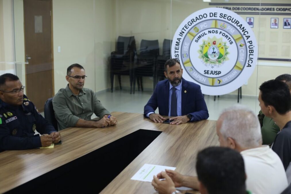Secretaria de Segurança recebe taxistas, motoristas de aplicativo e mototaxistas para articular estratégias