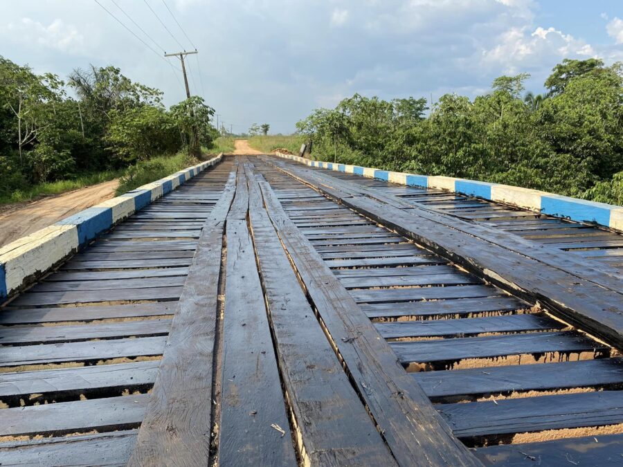 Prefeitura de Sena Madureira Restaura Ponte na Comunidade Boca do Caeté Após Demandas dos Moradores