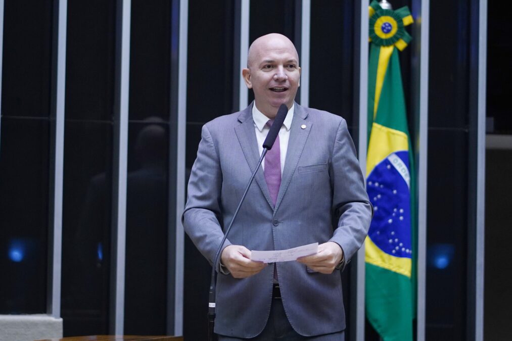 Deputado Gerlen Diniz inicia luta por energia na fronteira e reservas ambientais