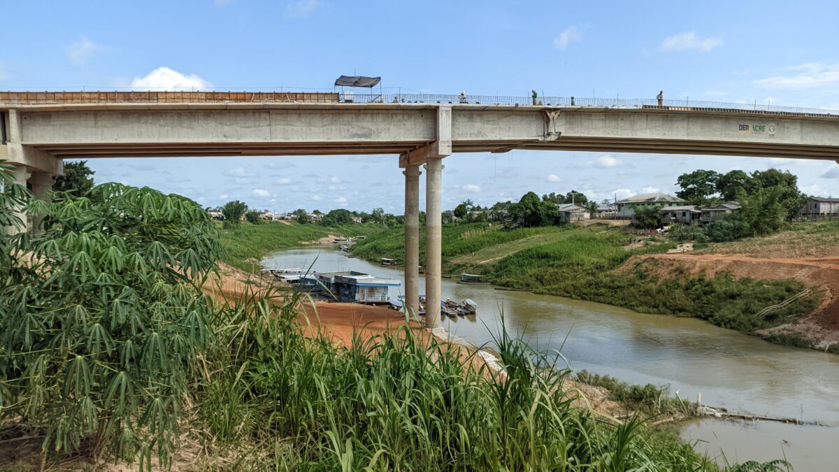 Nível do Rio Iaco registra queda e preocupa em Sena Madureira