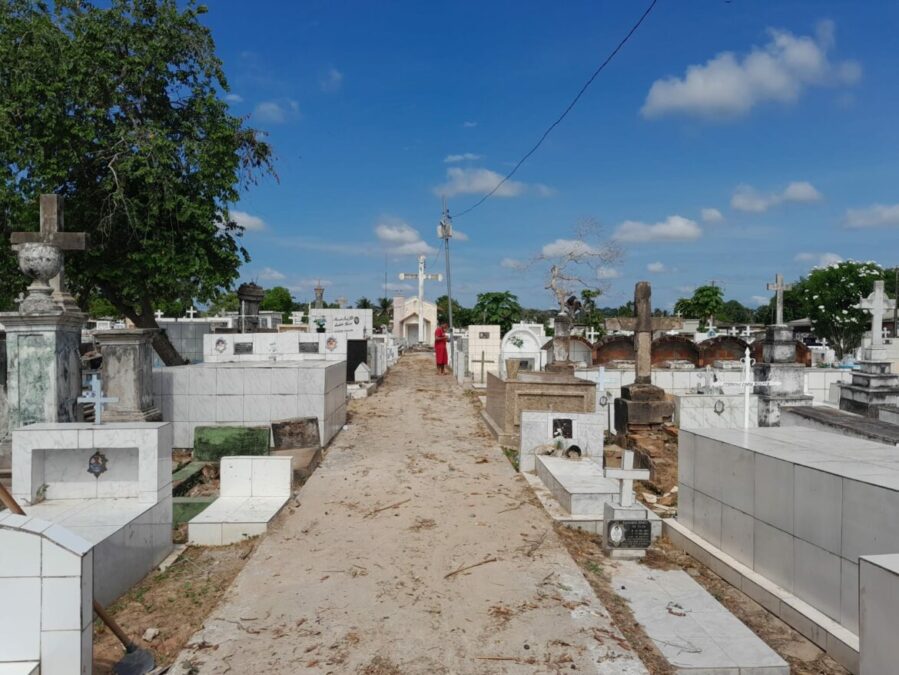 Preparativos para o dia de finados: Cemitérios de Sena Madureira recebem limpeza e melhorias