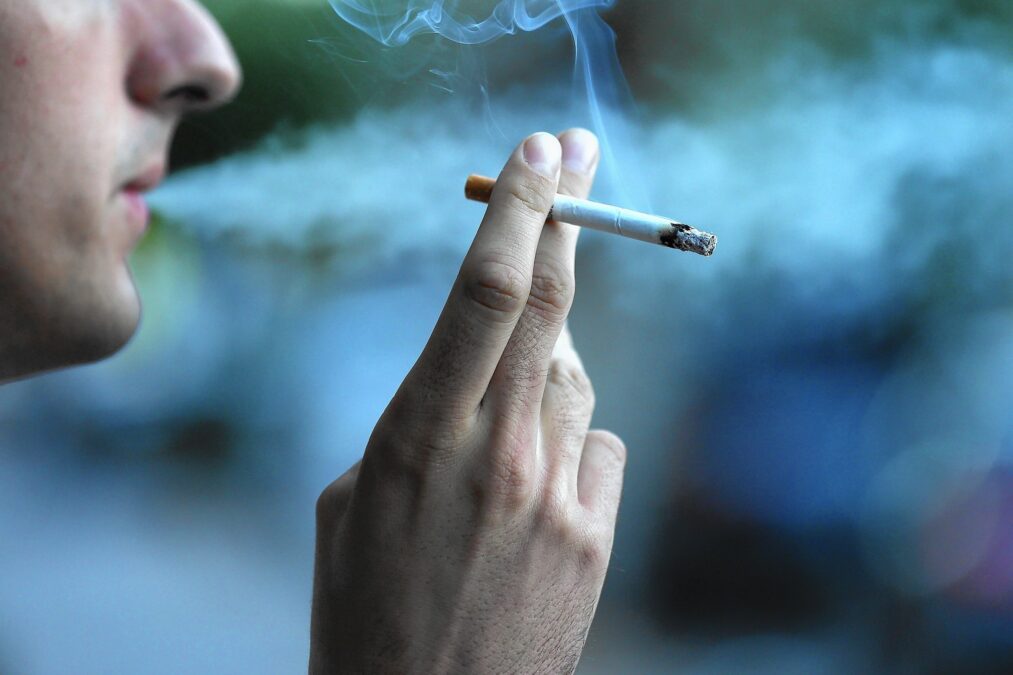 Tome cuidado: Consumo de álcool pode despertar vontade de fumar, dizem especialistas