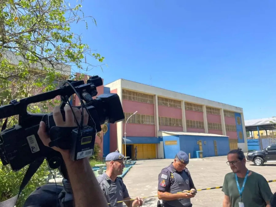 Ataque a tiros em escola mata aluna em São Paulo