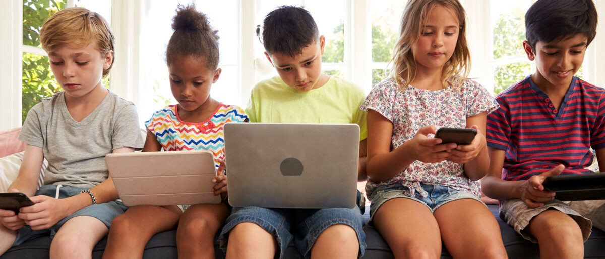 Pesquisa mostra que 95% das crianças e adolescentes acessam a internet