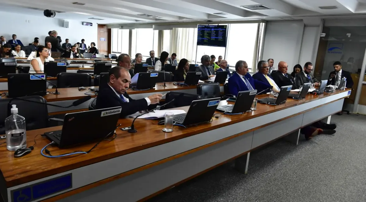 Comissão do Senado aprova o texto-base da reforma tributária