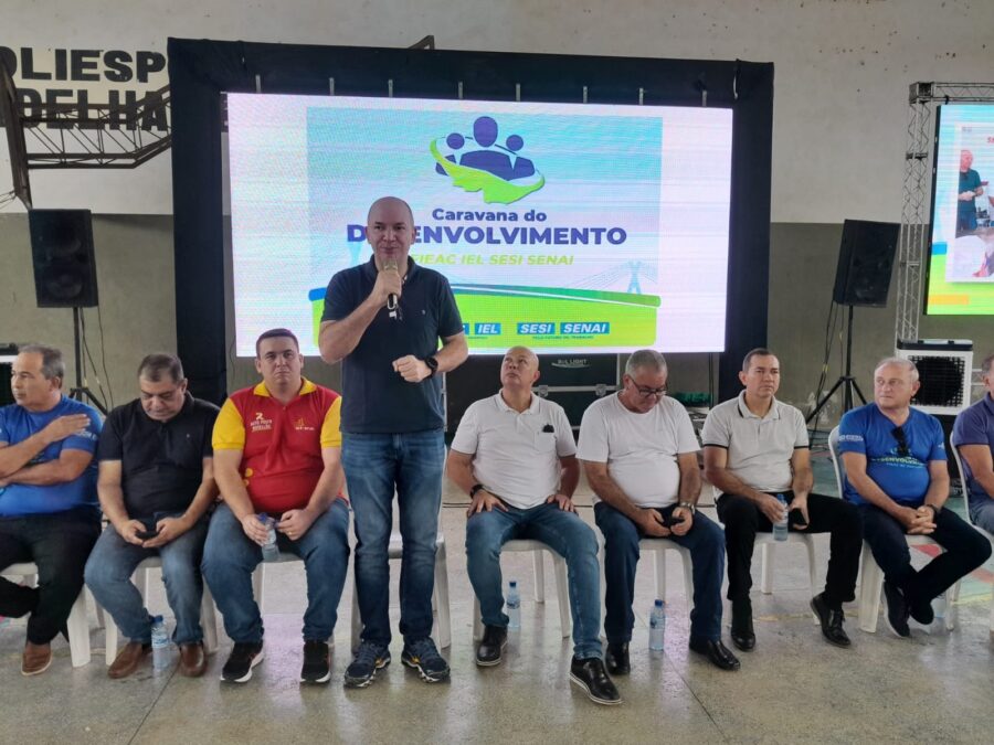 FIEAC e Deputado Gerlen Diniz celebram sucesso na entrega de certificados em Sena Madureira, capacitando 900 profissionais para o mercado de trabalho