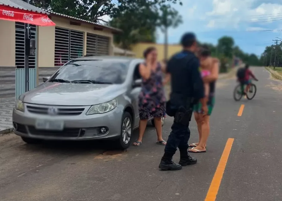 Policiais Militares resgatam bebê de 1 ano presa em carro sob calor de 40 graus no Acre