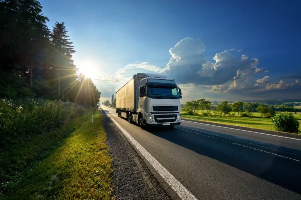 JBS inicia testes com biodiesel B100 para caminhões sustentáveis