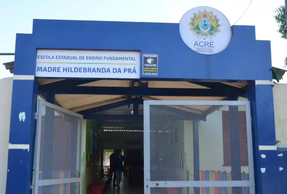 Bandidos assaltam e agridem alunos e servidores de escola em Rio Branco