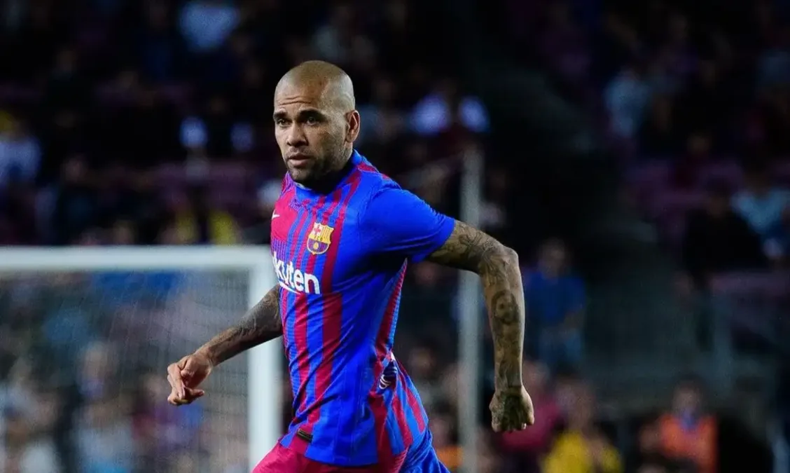 Justiça espanhola confirma acusação de agressão sexual, e Daniel Alves irá a julgamento