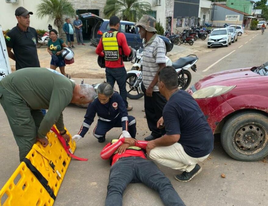 Colisão entre carro e moto em Sena Madureira deixa uma pessoa ferida