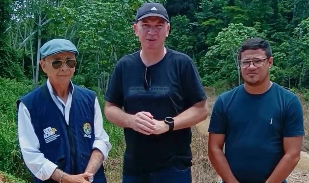 Deputado Gerlen Diniz e Presidente do Deracre visitam locais estratégicos para construção de pontes em Sena Madureira