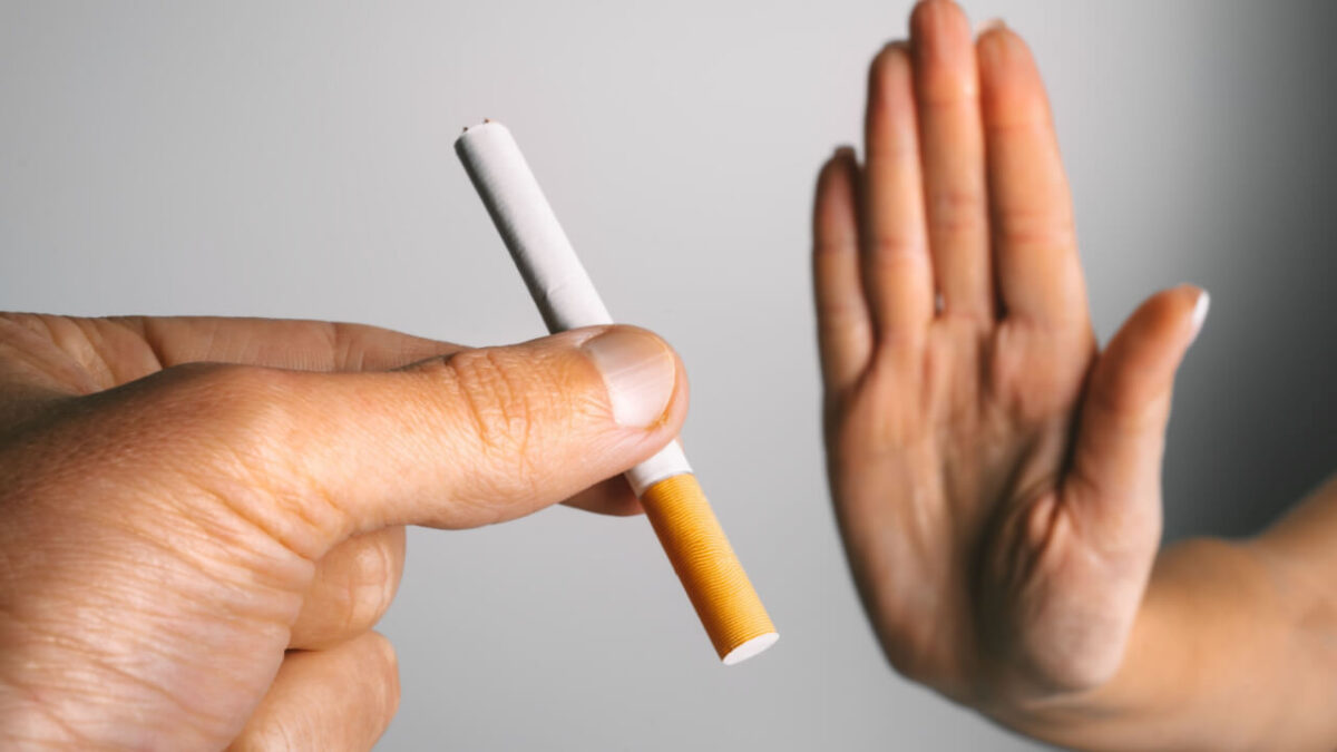 Como parar de fumar naturalmente: dicas importantes de médicos