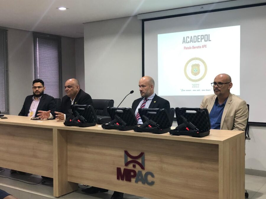 Governo do Acre moderniza armamento da Polícia Civil em mais uma entrega de pistolas