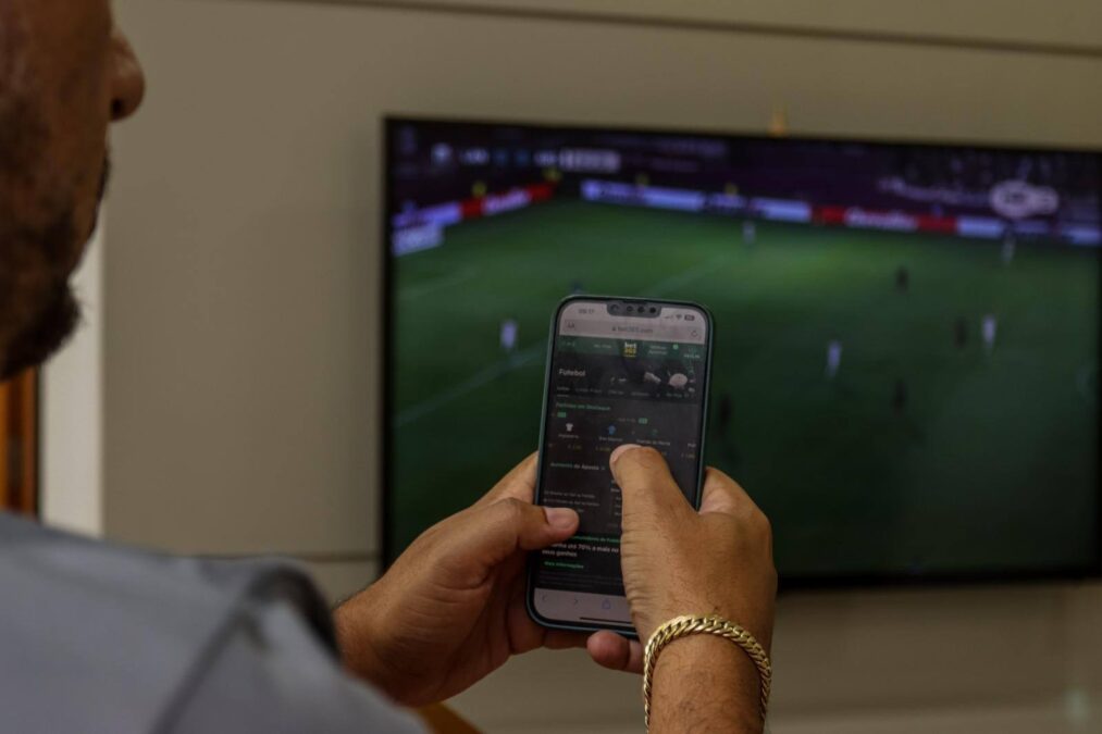 Câmara aprova projeto de apostas esportivas e inclui regulamentação para cassinos online