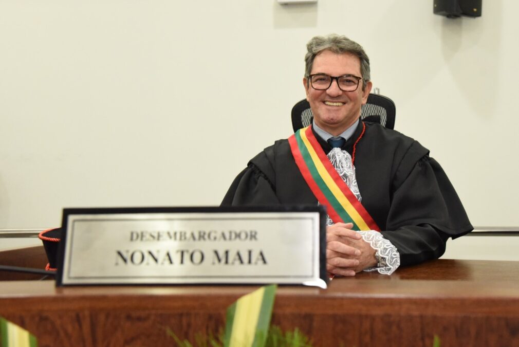 Nonato Maia é empossado desembargador do TJAC