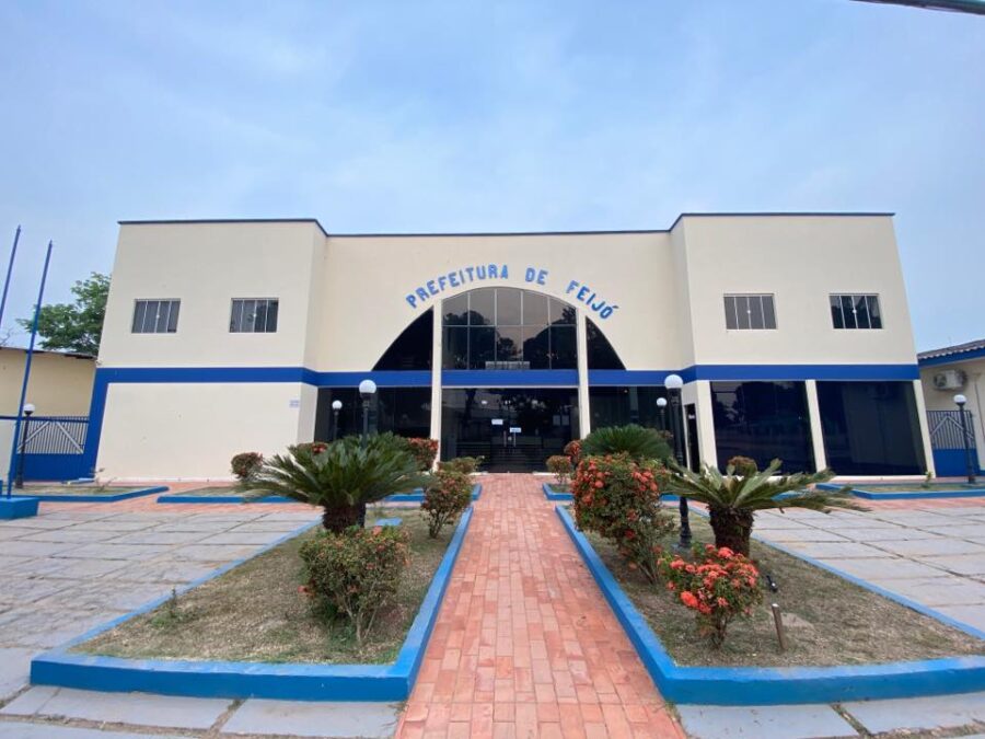 Aumento de auxílio alimentação para vereadores na câmara de Feijó gera revolta entre servidores municipais